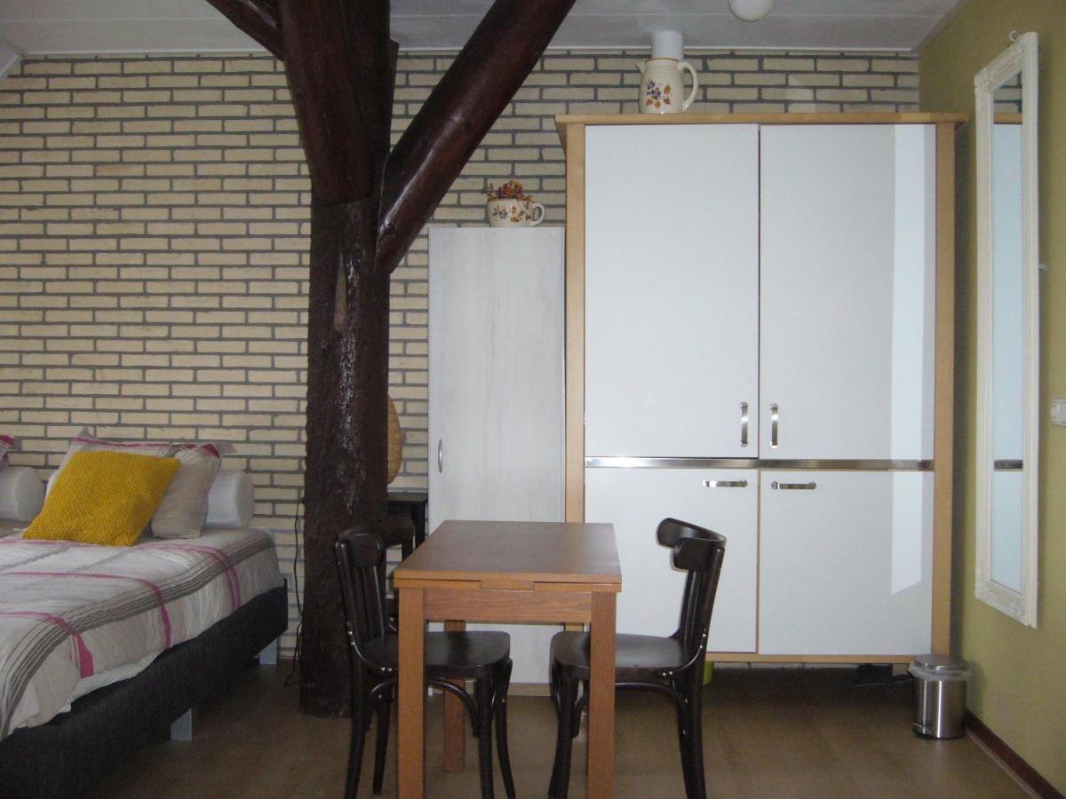 De Stjelp Pleats Bed and Breakfast Lemmer Eksteriør billede